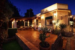 Donna Caterina House Hot tub & 1 Acre Oasis - 4