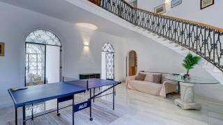Stunning villa w Private pool TT table Sleeps 14 - 1