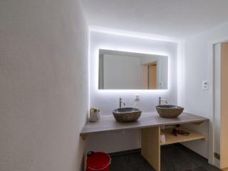 Private Rooms near Glarus, Shared Bath - 6