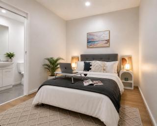 Comfort & Style 2BR Melb City Stay Free Parking & Gym - 7
