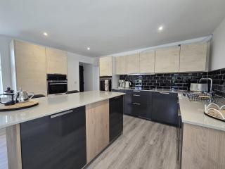 Woodside House - 9