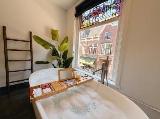 XXL loft with bath located Stadsvilla - 9