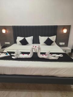 The Whispering Palms Resort - 6