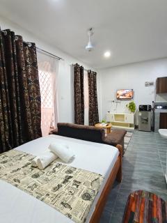 Stylish Mtwapa Studio with Rooftop Pool View - 5