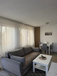 Lux Studio Apartments - 9