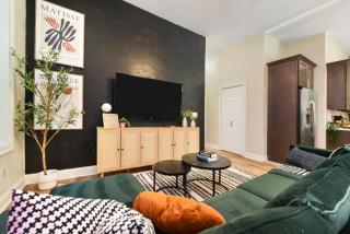 Netflix+BBQ+9Bedrooms With Parking Near Bakery Sq. - 3