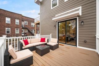 6BR Group Retreat w/ BBQ, Game Room, and Parking - 4