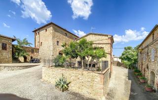 2 Bedroom Gorgeous Apartment In Murlo - 3