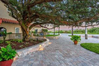 Inn at Camachee Harbor by CoolVacay - 2