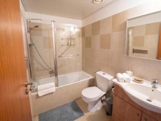 Bright Mahane Yehuda 1 BR with Private Terrace - 2