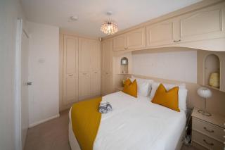 3-Bed Westhoughton, Contractors and Parking - 2