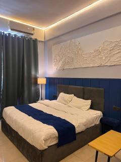 Hazratganj Hideaway - 3