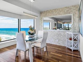 Oceanfront 3 Bedroom Penthouse with Wraparound Views - 1