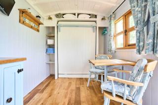 Host & Stay - Shepherds View - 5