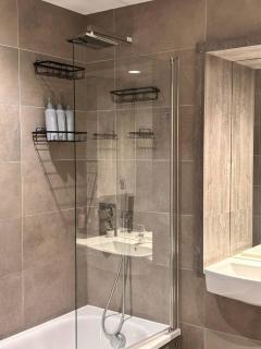 Charming Cozy One-Bedroom Apartment with Ps5 - 2