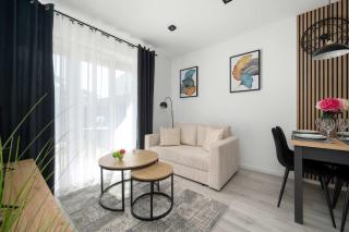 Comfortable Apartment for 4 Guests with Terrace, Garden and Projector by Noclegi Renters - 0