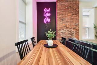 Netflix+BBQ+Free Parking Near Shops in East Liberty - 1