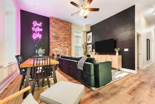 Netflix+BBQ+Free Parking Near Shops in East Liberty - 2