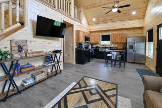 Pet-Friendly Home w/ Hot Tub & Yard in Willisburg! - 4