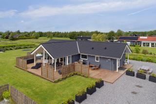 Charming Holiday Home With Many Activities - 6