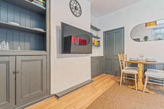 Elegant House 4 BDR - Parking - Long term Stays - 1