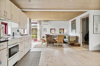 Spacious Cottage Surrounded By Forest - 3