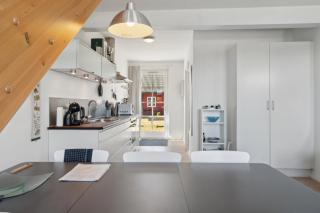 Holiday Apartment For 4 With Shared Pool - 3