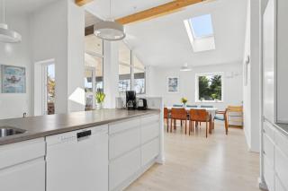 Lovely Bright House Near The Beach In Nature - 9