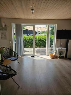 Lovely Newer Holiday Home Near Beautiful Beach - 5