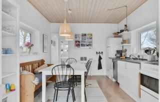Lovely Newer Holiday Home Near Beautiful Beach - 1
