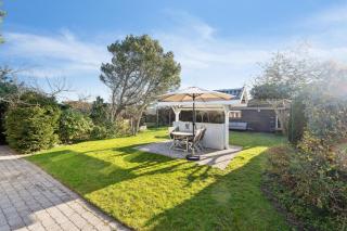 Hyggeligt Sommerhus Med Havudsigt - 1