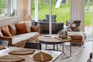 Cosy Summerhouse Near The Waterfront - 4