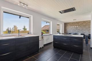 Modern Holiday Home With Sea View In Tejn - 9