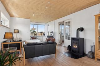Lovely Holiday Home Close To The Water - 9