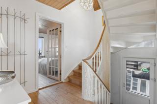 Lovely Holiday Home Close To The Water - 1