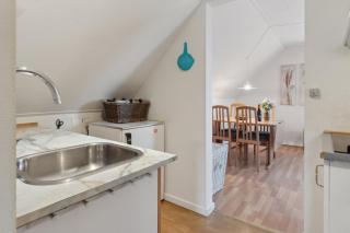 Harborside Apartment With Terrace Bike Shed - 8