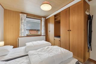 Spacious Holiday Home Near The Beach - 1