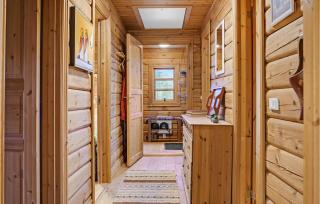 Cozy Log Cabin With A Panoramic View - 2