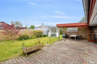 Holiday Home Exuding Coziness And Comfort - 1