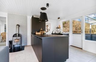 Lovely Summer House With Bornholm Atmosphere - 3