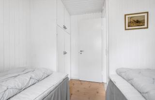 Lovely Summer House With Bornholm Atmosphere - 1
