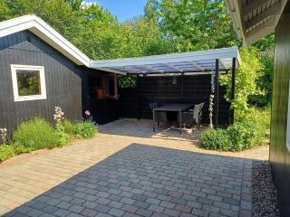Cozy Cottage With Wilderness Bath - 6