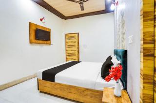 Hotel Platinum Nearest Raj Bagh Metro Station Saheed Nagar - 5