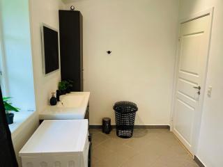 Lovely Cottage With Secluded Garden - 1