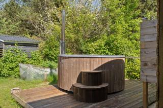 Cozy House With Outdoor Spa - 4