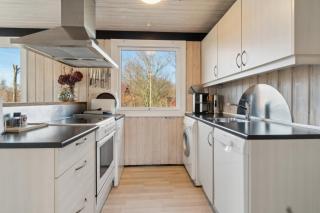 Cottage Near Idyllic Peaceful Sandy Beach - 4