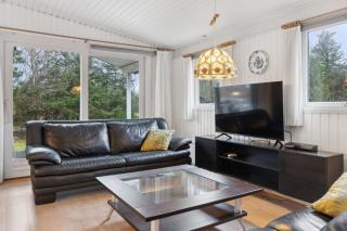 Cozy Summer House Near Saltum - 4