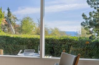 Idyllic Holiday Home Near Cliffs And Beach - 3