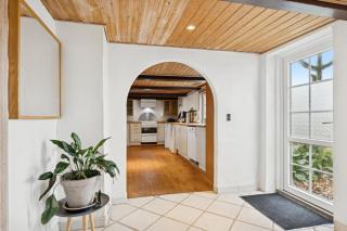 Country Stay In Cosy Farmhouse With Horses - 3