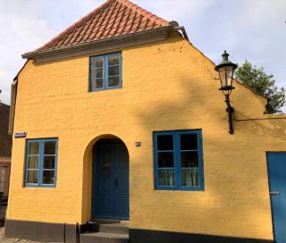 Charming Townhome Near Beach And Square - 8
